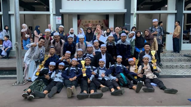 SMP Plus YPP Darussurur Meraih 7 Piala di Pentas PAI Kota Cimahi 2025